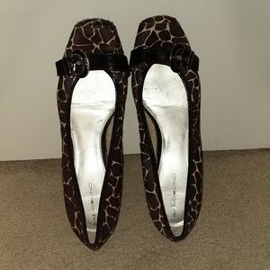 Women's "Bandolino" Animal Print Flats (Size 11)